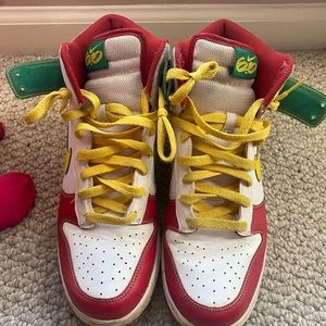 Men’s Nike shoes